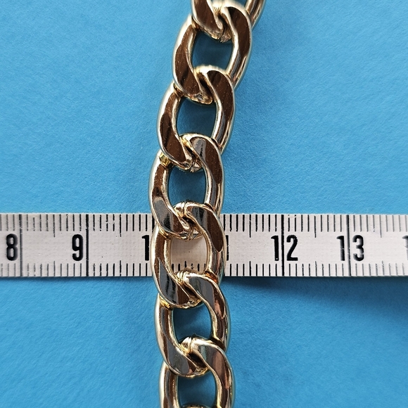 Large Designer Gold Curb Chain - Picture 6 of 6
